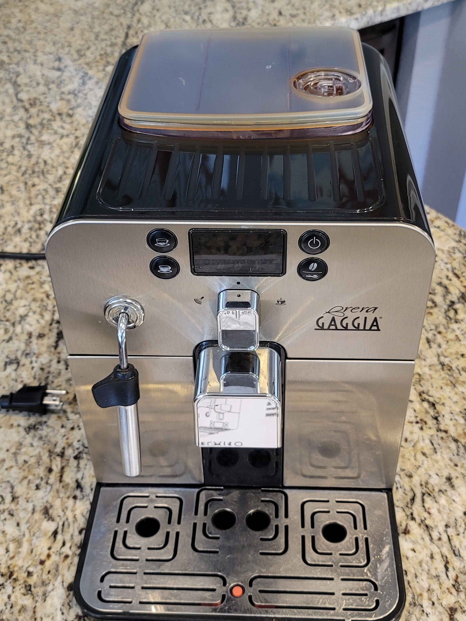 Gaggia Brera's grinder comes with an Adapting System 