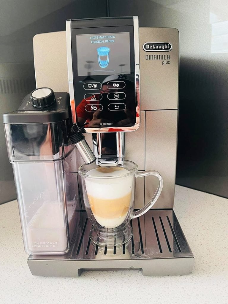DeLonghi Dinamica Plus vs Magnifica S Find Out 4 Differences