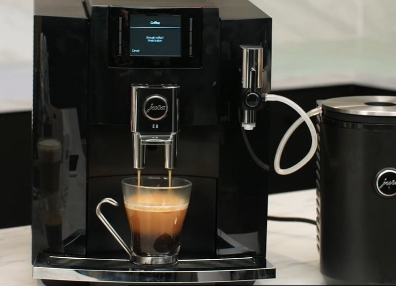 Jura E8 brewing coffee