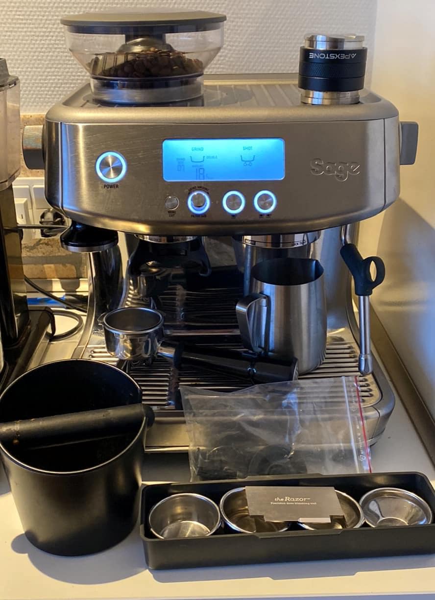 The Barista Pro has a temperature setting that can be adjusted