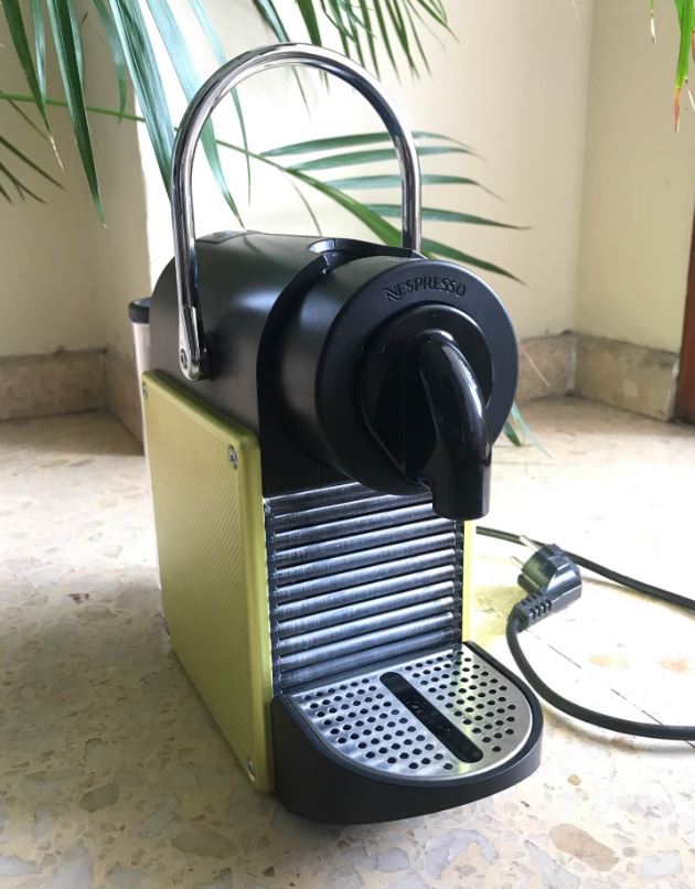 Delonghi Nespresso Pixie can store more used capsules