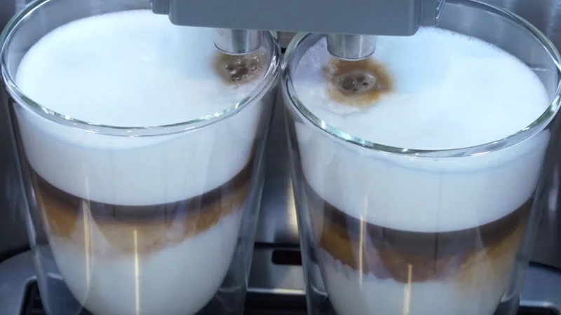 the siemens eq 6 can brew two milky drinks at once
