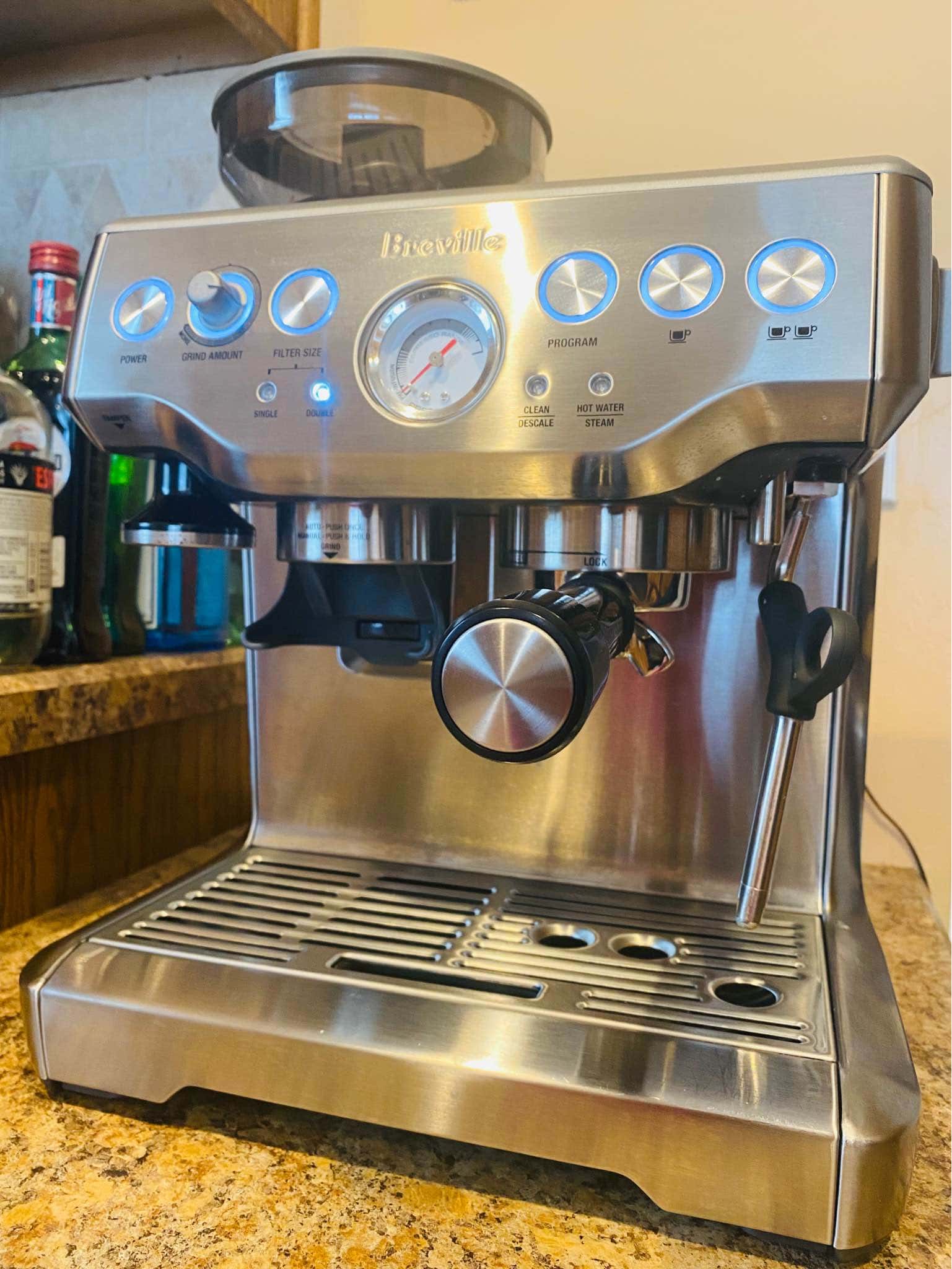 Barista Express has a more stable grinder with 16 settings