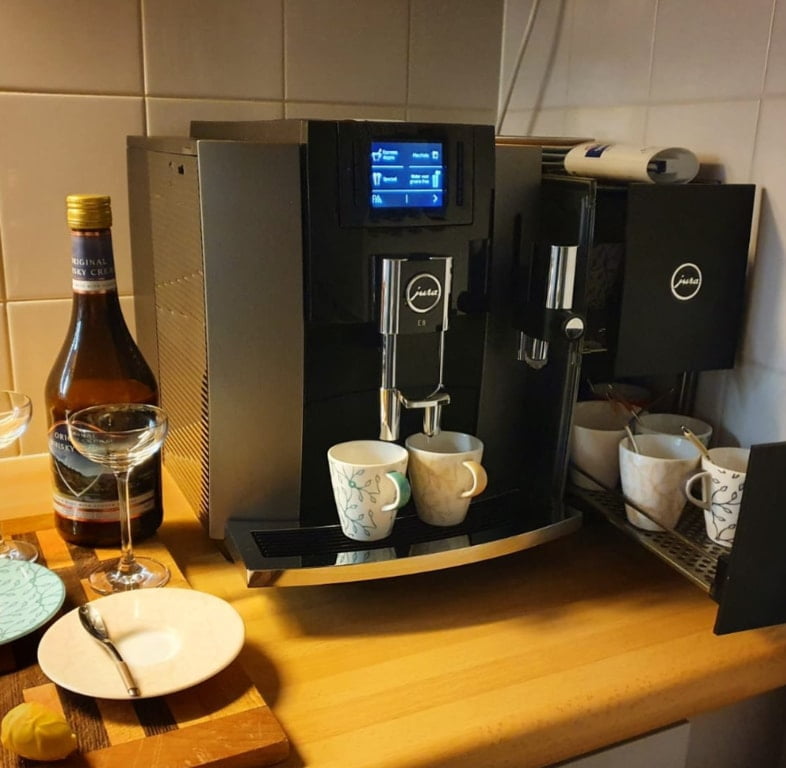 Jura E8 brews stronger espresso than Philips 3200