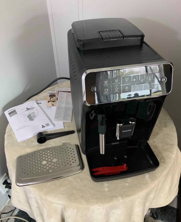 Philips 3200 boasts a conical burr grinder with a cone shape