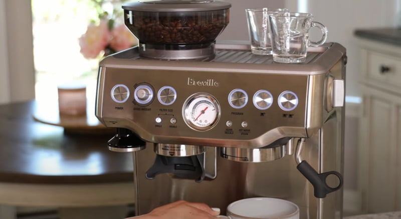 With Breville Barista Express, we get an integrated 16-setting conical burr grinder