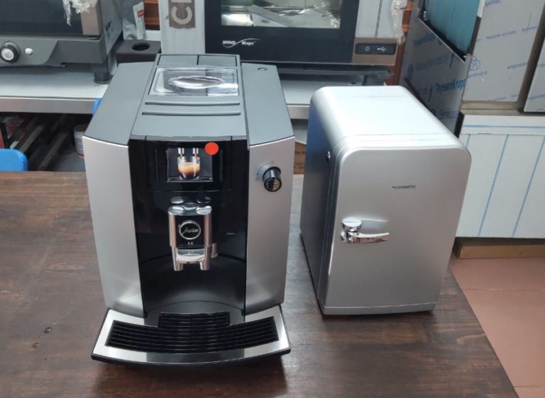 Jura D6 vs E6 Choose The Best Espresso Machine For You!