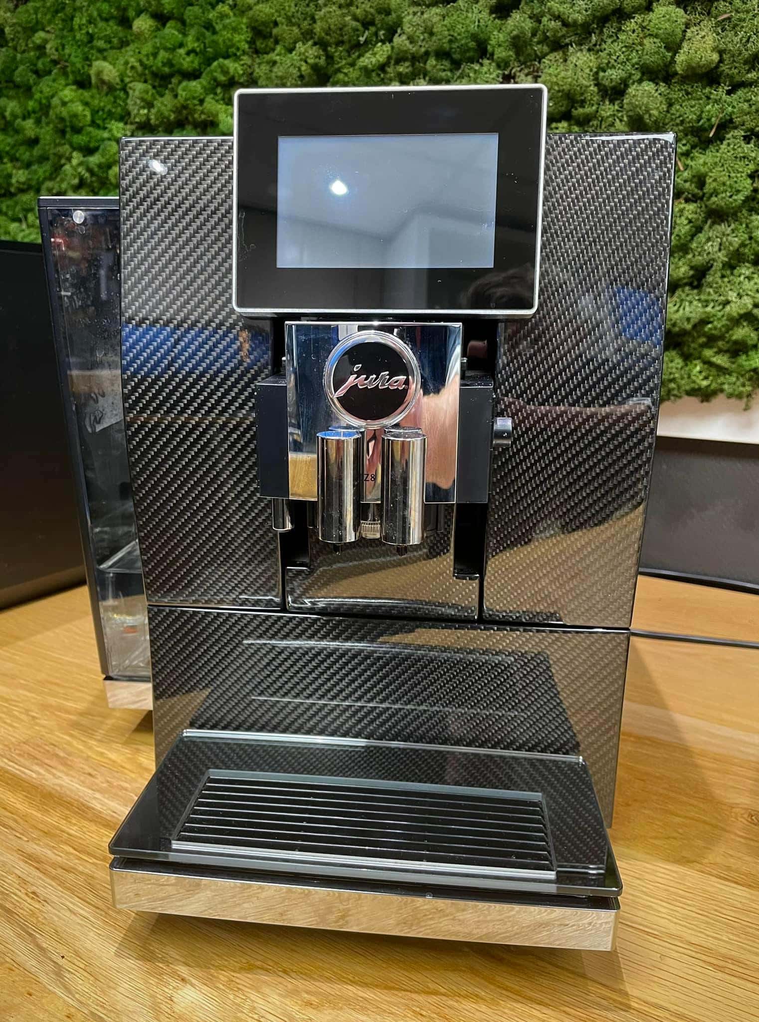 Jura E8 is a high-end machine