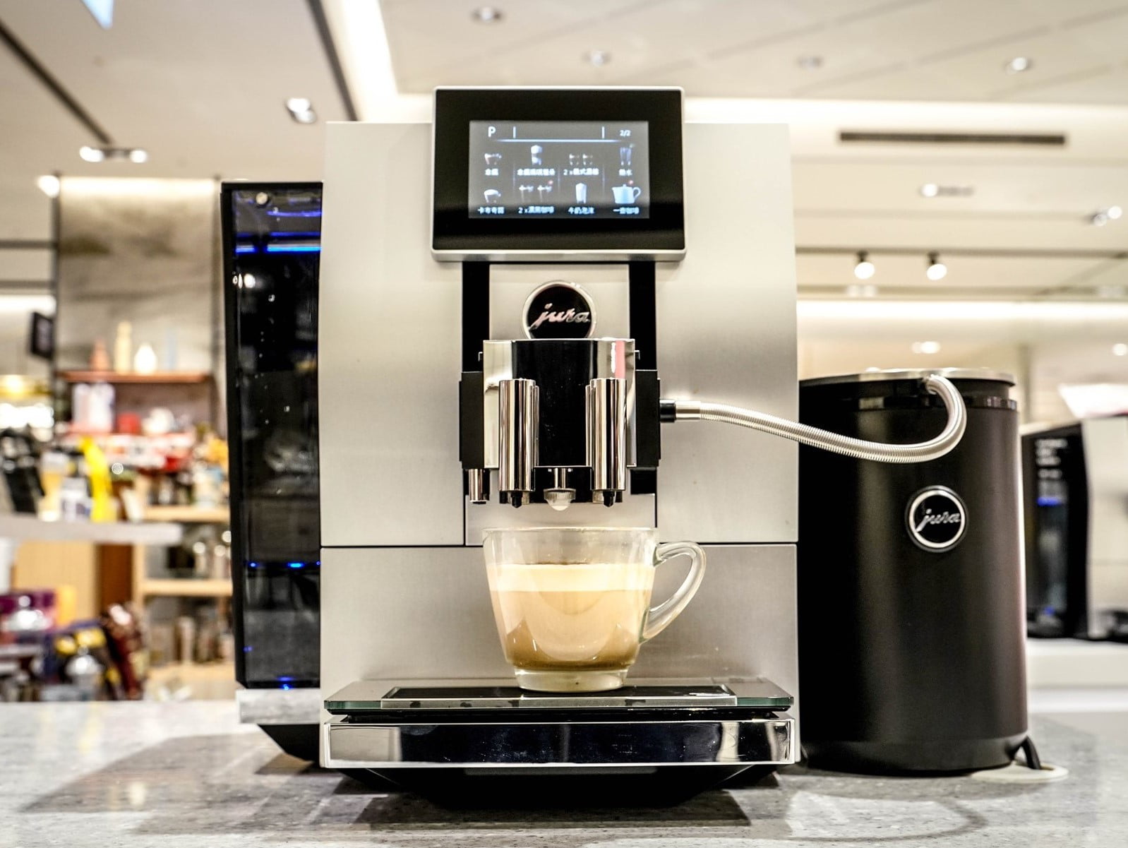 Jura Z8 can be cleaned with a single cleaning capsule