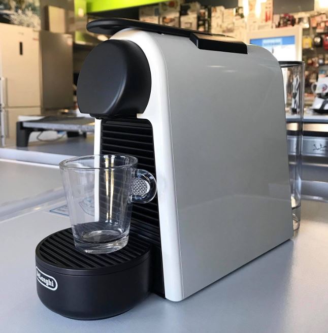 Cleaning Delonghi Essenza Mini is easy with cleaning capsules