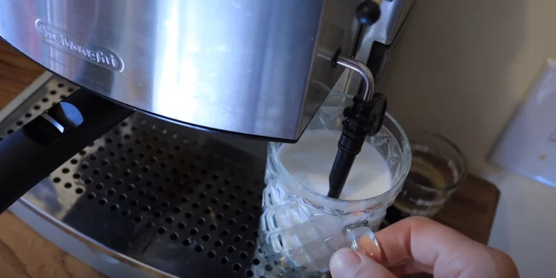 EC702 equipped with a Pannarello steam wand