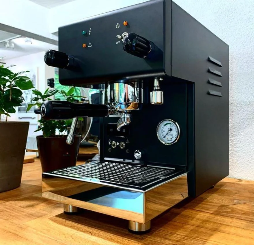 Profitec 300 specializes in creamy milk foam