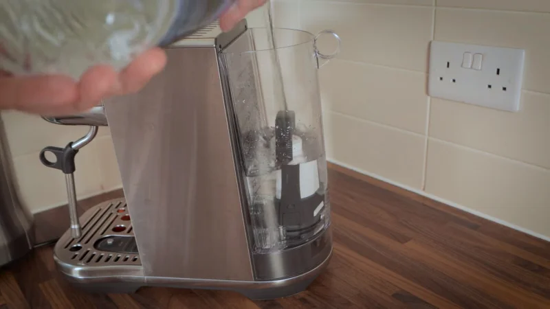 Breville Bambino Plus Vs Bambino Pro: Water tank